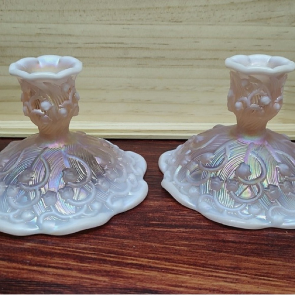 Fenton Pink Iridescent Lily of the Valley Vase - Picture 2 of 6